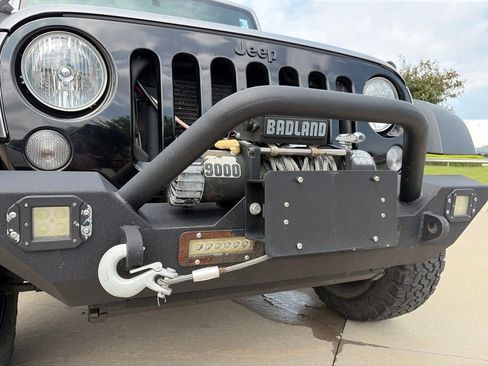 Used 2017 Jeep Wrangler Sport AWD/4WD image 14
