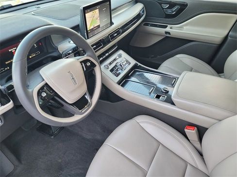 Certified 2023 Lincoln Aviator AWD w/ Premium Package image 12
