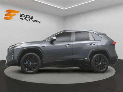 Used 2022 Toyota RAV4 SE image 35