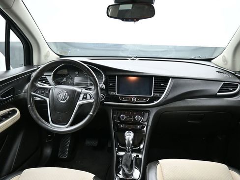 Used 2018 Buick Encore Preferred image 36