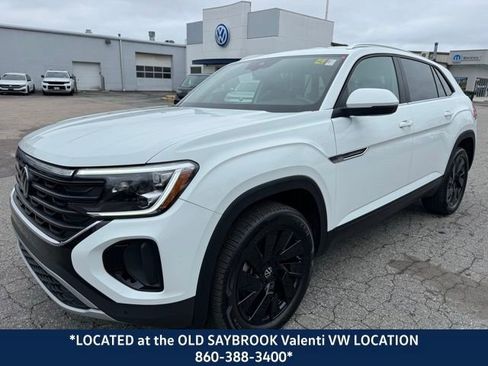 Certified 2025 Volkswagen Atlas Cross Sport SE w/ Black Wheel Package AWD/4WD image 1