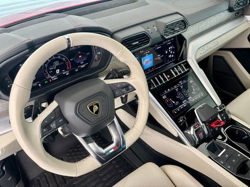 Used 2024 Lamborghini Urus S image 13