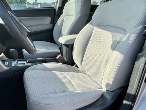 Used 2018 Subaru Forester 2.5i Premium w/ All-Weather Package image 12