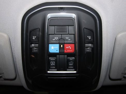 Used 2024 Jeep Grand Cherokee L Laredo image 20