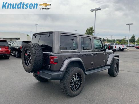 Used 2020 Jeep Wrangler Unlimited Sahara AWD/4WD image 7