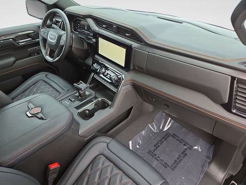 Used 2024 GMC Sierra 1500 AT4 w/ Technology Package AWD/4WD image 41