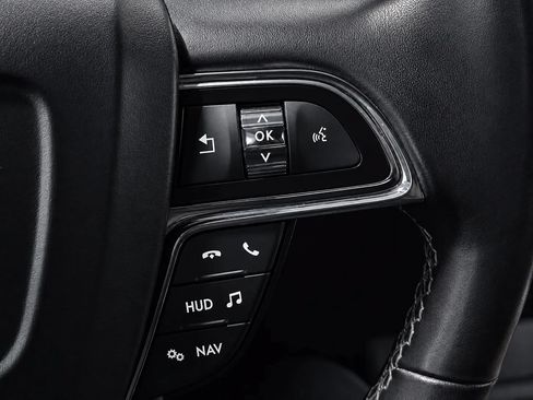 Used 2019 Lincoln Navigator L Reserve w/ Cargo Package AWD/4WD image 34
