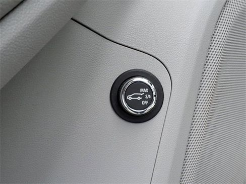 Used 2018 GMC Acadia SLE image 11