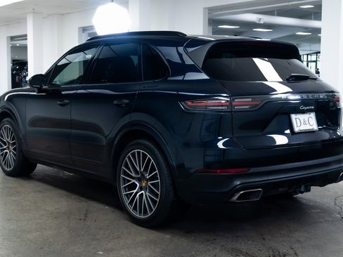 Used 2023 Porsche Cayenne image 4