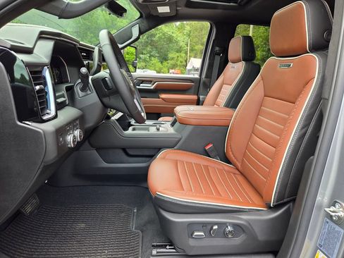 New 2026 GMC Sierra 2500 Denali Ultimate AWD/4WD image 12