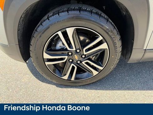 Used 2024 Chevrolet TrailBlazer LT w/ LT Cold Weather Package image 13