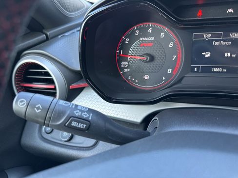 Used 2025 Chevrolet Trax RS w/ Sunroof Package FWD image 28