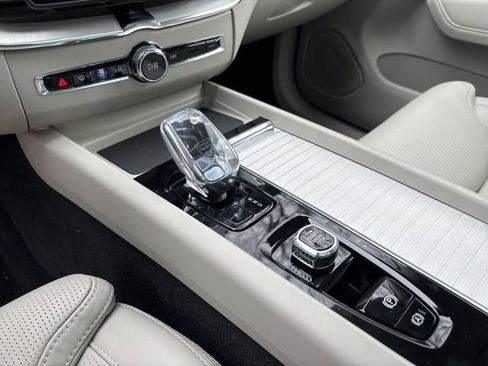 New 2026 Volvo XC60 B5 Ultra w/ Protection Package Premier image 14