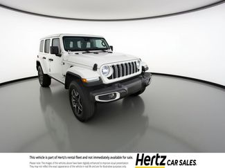 Used 2025 Jeep Wrangler Sahara video 1