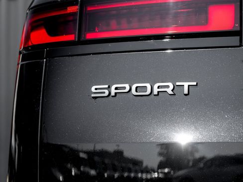 New 2026 Land Rover Range Rover Sport SE AWD/4WD image 8