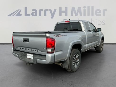 Certified 2017 Toyota Tacoma TRD Sport w/ Tow Package image 5