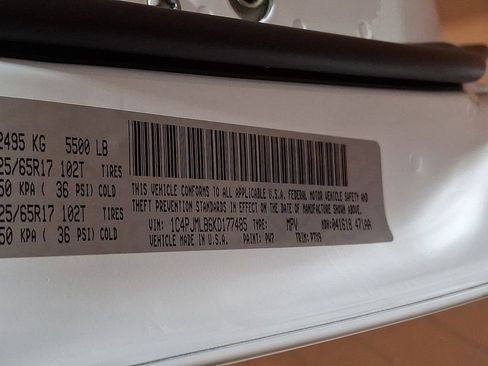 Used 2019 Jeep Cherokee Latitude Plus w/ Comfort/Convenience Group image 23