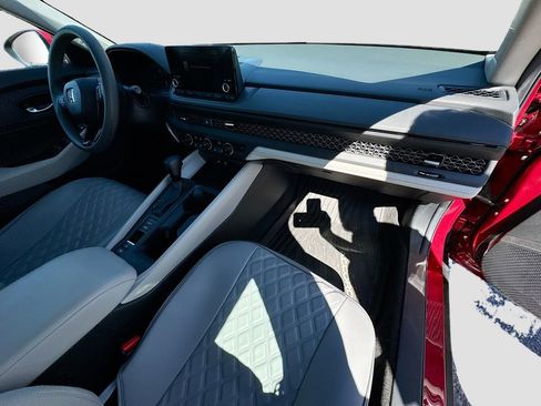 Used 2024 Honda Accord EX image 27