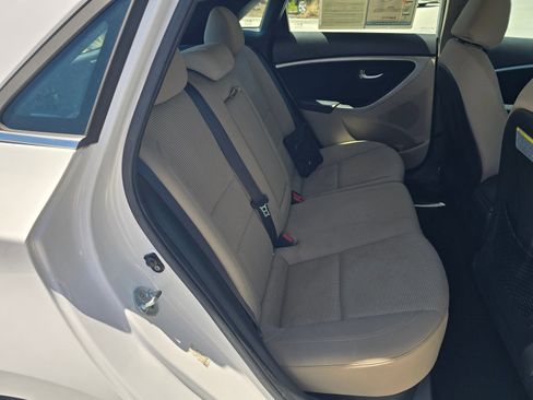 Used 2013 Hyundai Elantra GT w/ Touch & Go Pkg FWD image 11
