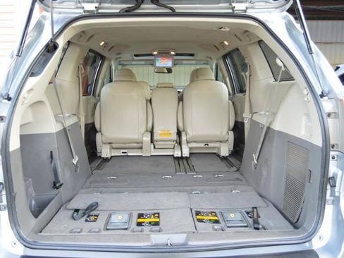Used 2011 Toyota Sienna XLE w/ XLE Navigation Pkg FWD image 43