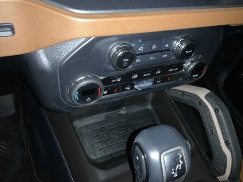 Used 2024 Ford Bronco Outer Banks image 29