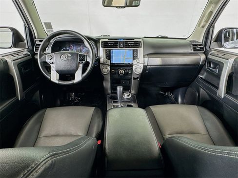 Used 2020 Toyota 4Runner SR5 Premium image 30