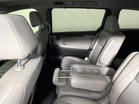 Used 2018 Honda Odyssey EX-L image 35