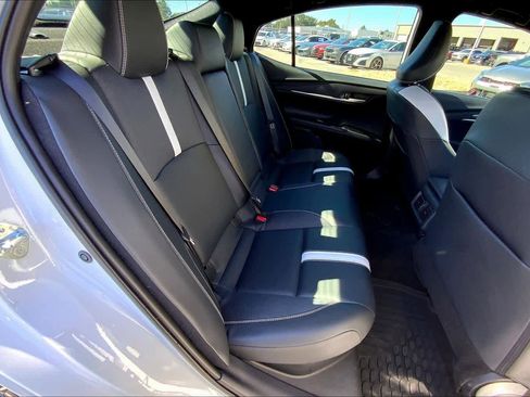 Used 2025 Toyota Camry SE image 19