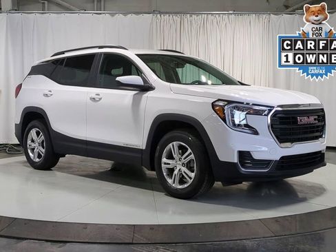 Used 2022 GMC Terrain SLE w/ Driver Convenience Package image 2