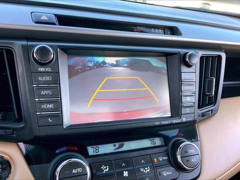 Used 2018 Toyota RAV4 Limited image 27