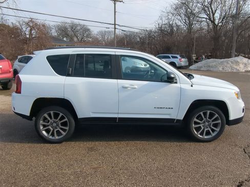 Used 2016 Jeep Compass Sport w/ Power Value Group image 15