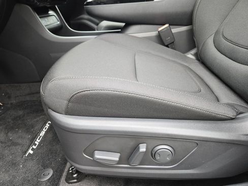 Used 2025 Hyundai Tucson Blue image 18