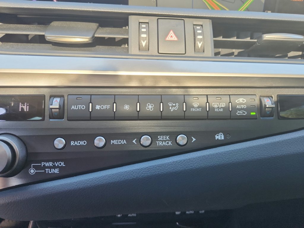 Used 2021 Lexus ES 300h w/ Premium Package FWD image 19