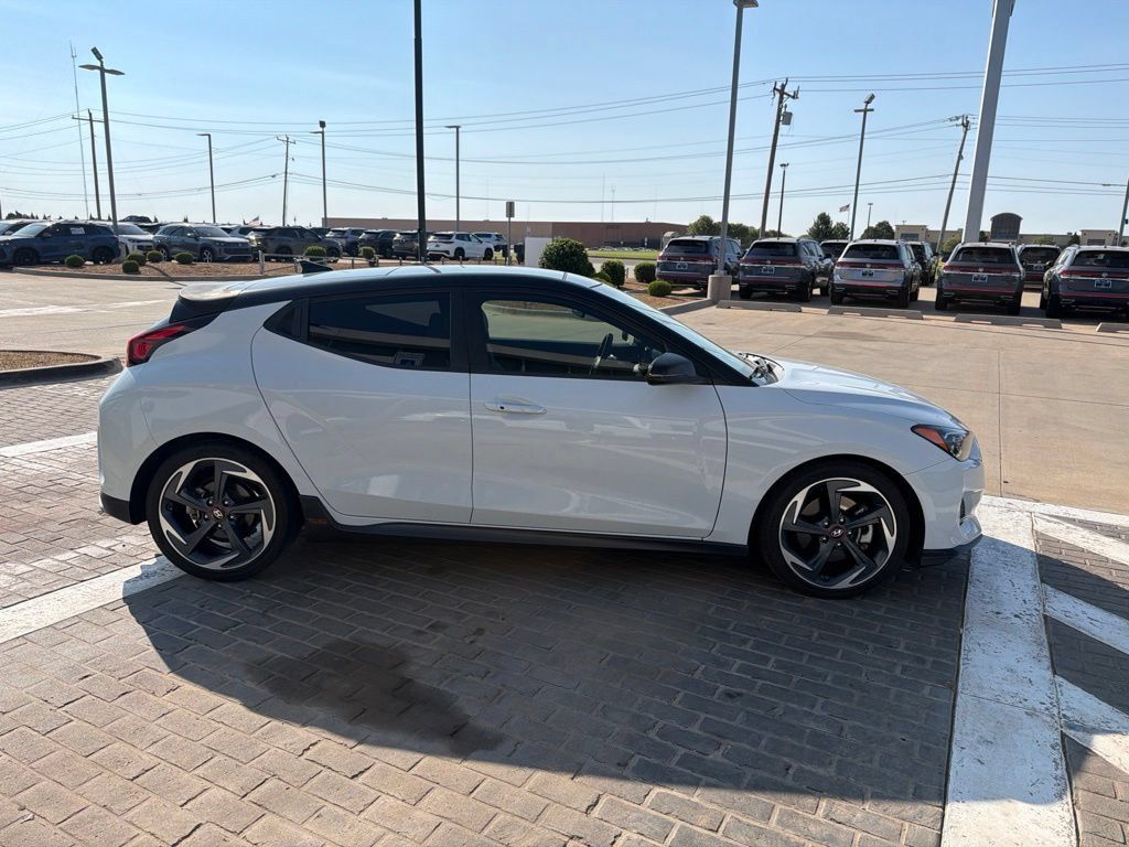 Used 2019 Hyundai Veloster Turbo Ultimate FWD image 4