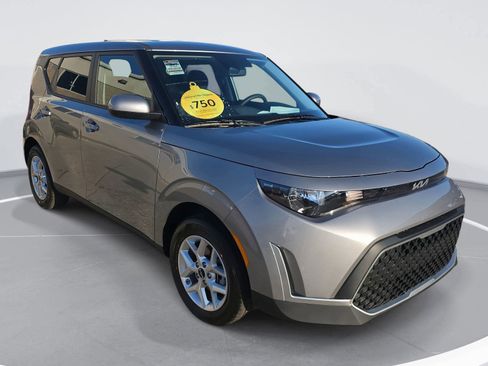 New 2025 Kia Soul LX image 3