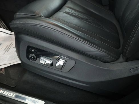 Used 2025 BMW X7 M60i image 9