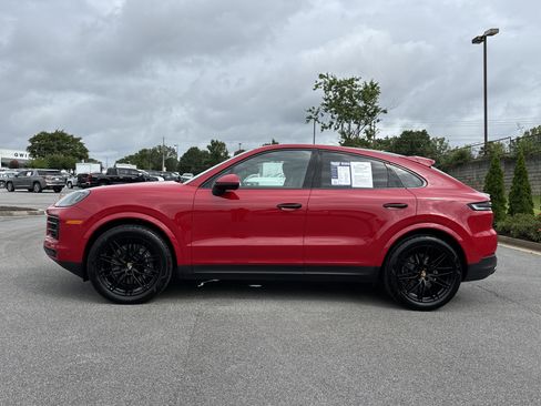 Used 2024 Porsche Cayenne Coupe image 7