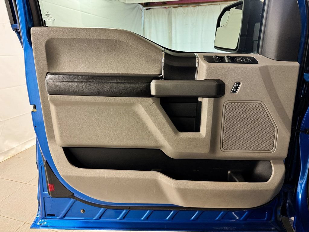Used 2015 Ford F150 XLT AWD/4WD image 12