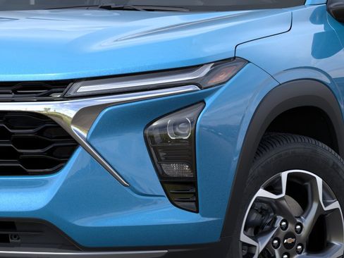 New 2026 Chevrolet Trax LT w/ Driver Confidence Package FWD image 10