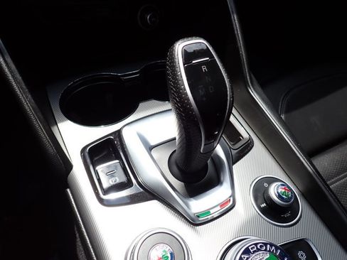 Used 2024 Alfa Romeo Giulia Veloce AWD/4WD image 20