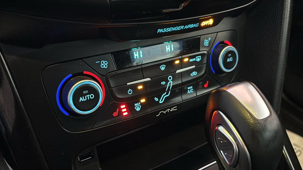Used 2018 Ford Focus Titanium FWD image 19