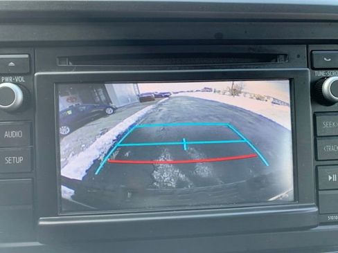 Used 2017 Toyota Tacoma SR image 21