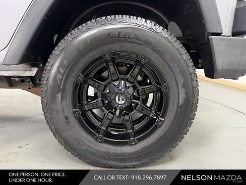 Used 2017 Jeep Wrangler Unlimited Sport w/ Quick Order Package 24S AWD/4WD image 12