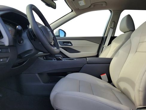 New 2025 Nissan Rogue SL image 14