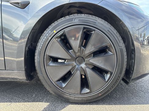 Used 2025 Tesla Model 3 Long Range RWD image 17