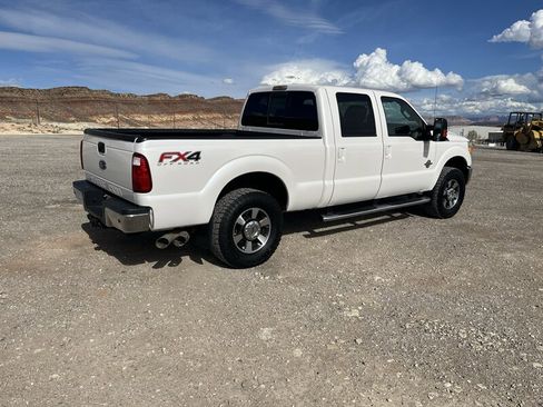 Used 2015 Ford F250 Lariat w/ Lariat Ultimate Package image 3