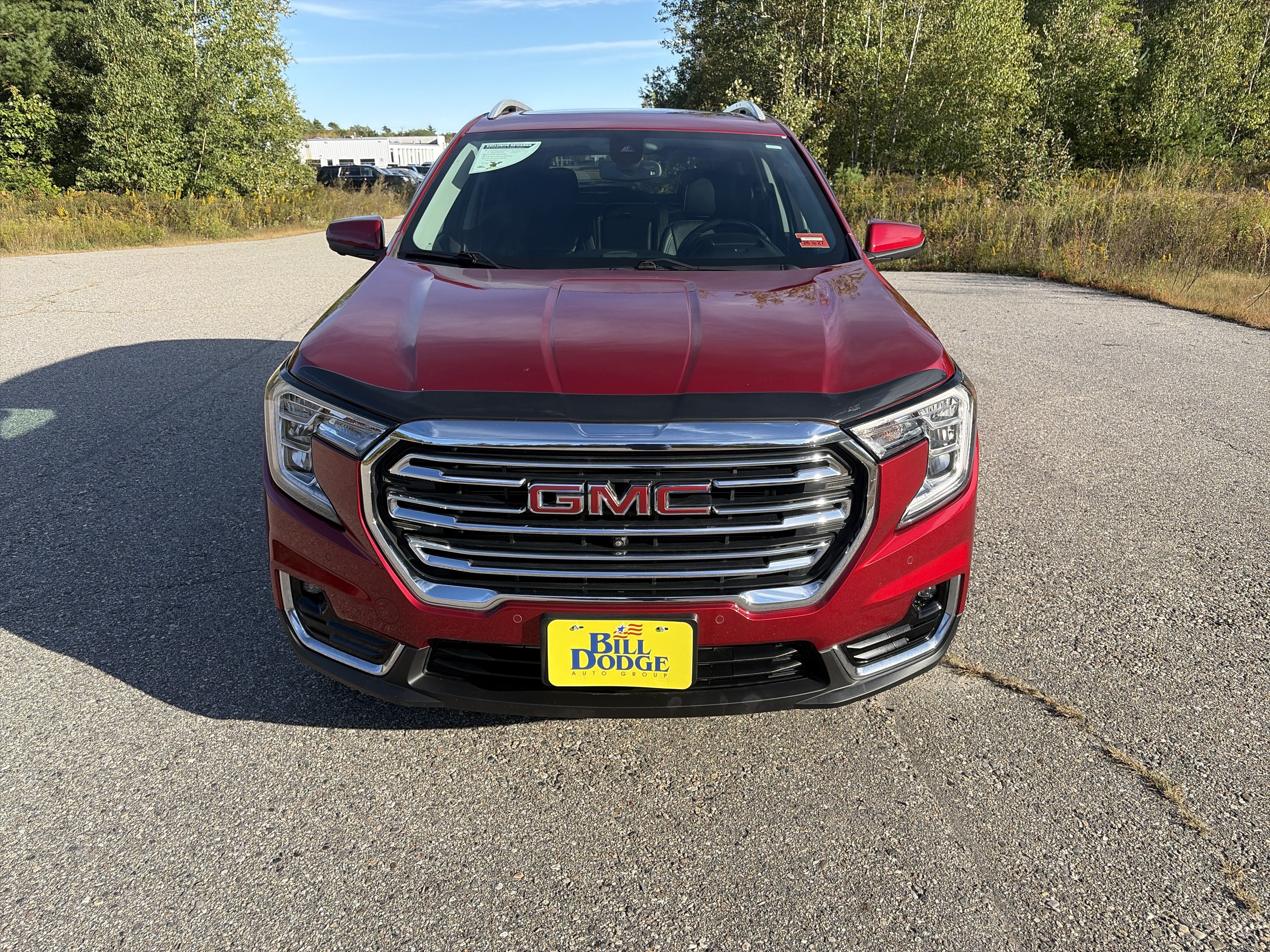 Used 2022 GMC Terrain SLT w/ Infotainment Package II AWD/4WD image 2
