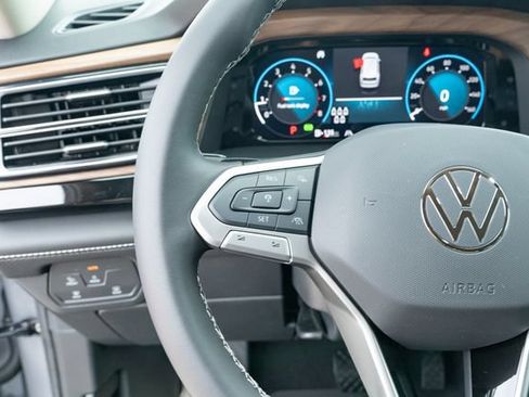New 2026 Volkswagen Atlas SE FWD image 25