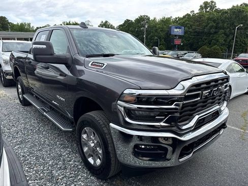 Used 2026 RAM 2500 Big Horn AWD/4WD image 2