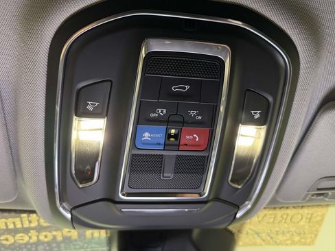 Used 2023 Jeep Grand Cherokee L Limited w/ Luxury Tech Group II AWD/4WD image 28